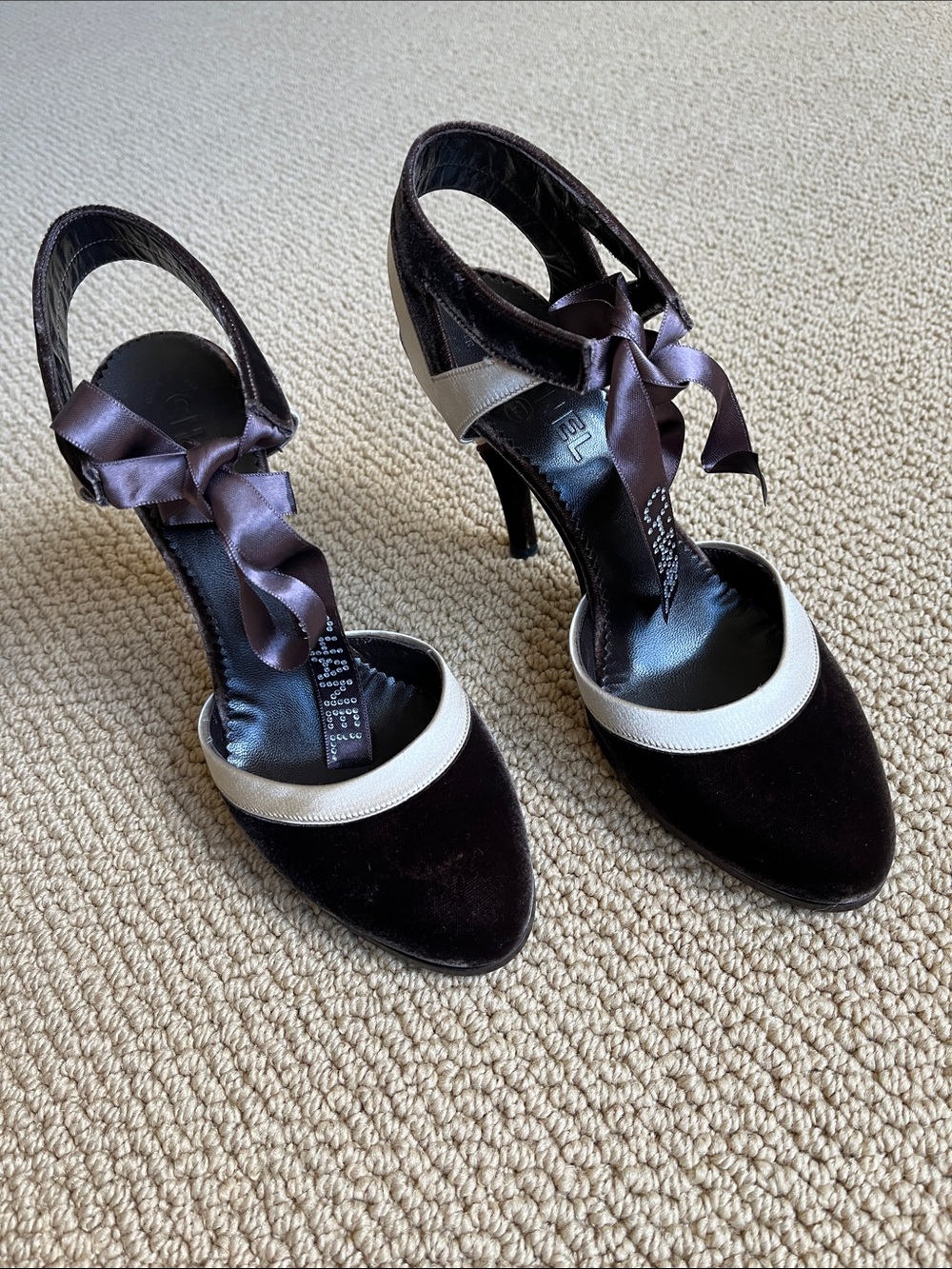 CHANEL Dark brown and cream velvet slingback bow heels